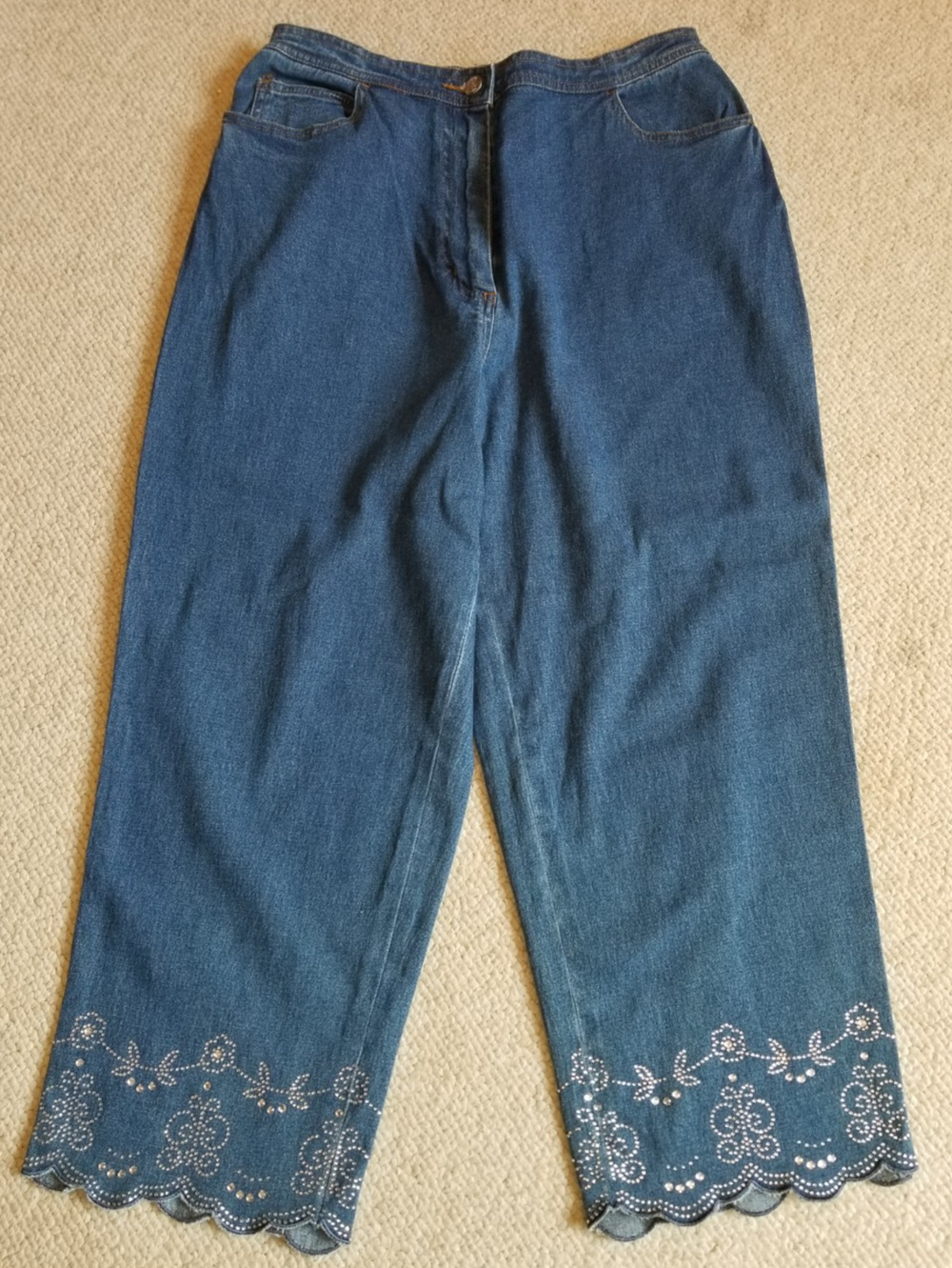 VTG Womens Jeans-QUACKER FACOTRY-Hong Kong-blue stretch bedazzled hem Capri-M